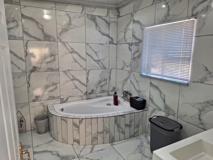  Bedroom Property for Sale in Amalinda Eastern Cape